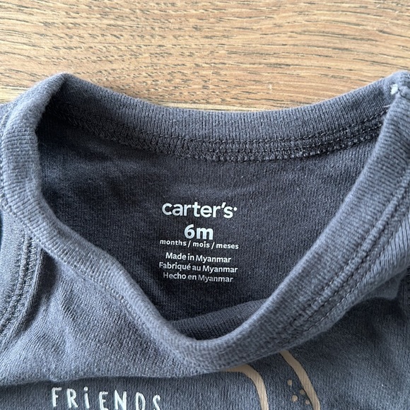 Carters 2-piece Dinosaur Bodysuit and Short Set - Picture 3 of 4